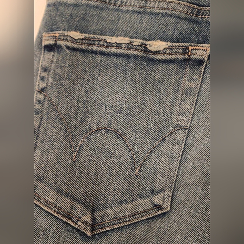 Edwin Zoe women's slim leg short distressed jean shorts In Vintage Blue size 26 - Picture 2 of 12